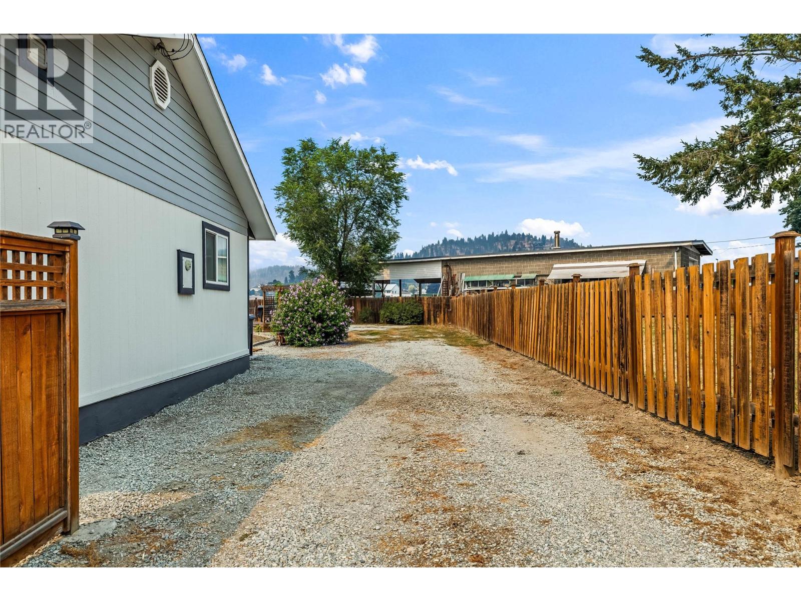 292 Valley Road N, Kelowna, British Columbia  V1V 2G1 - Photo 37 - 10397247