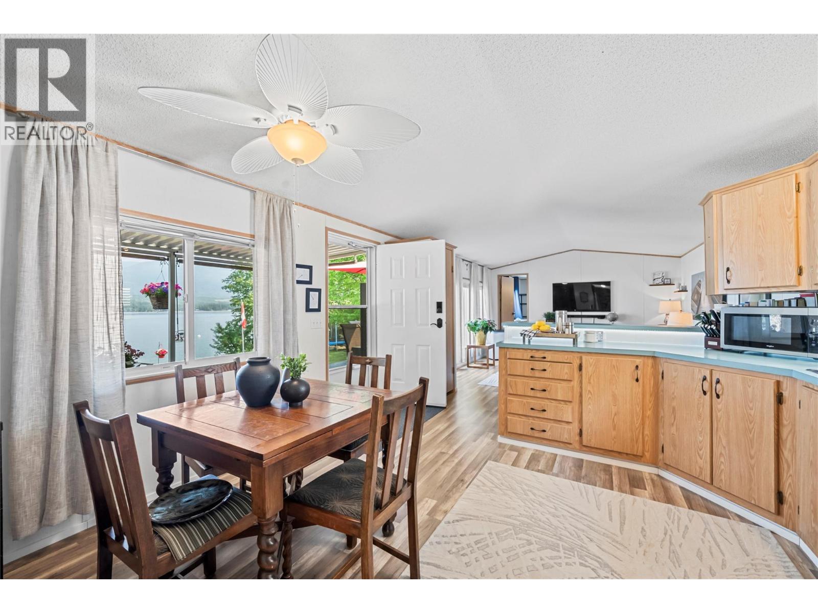 3565 Eagle Bay Road, Eagle Bay, British Columbia  V0E 1T0 - Photo 19 - 10396011