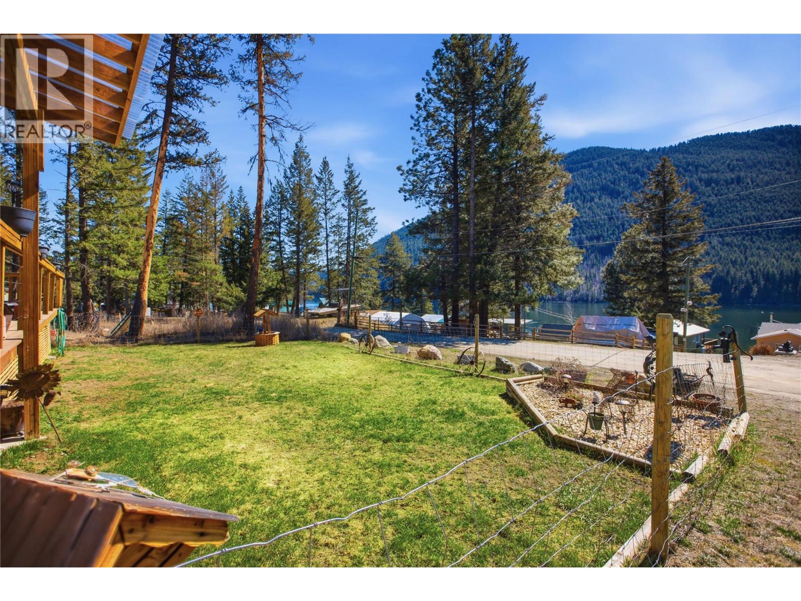 2263 Ojibway Road, Kamloops, British Columbia  V2H 1P1 - Photo 6 - 10397537
