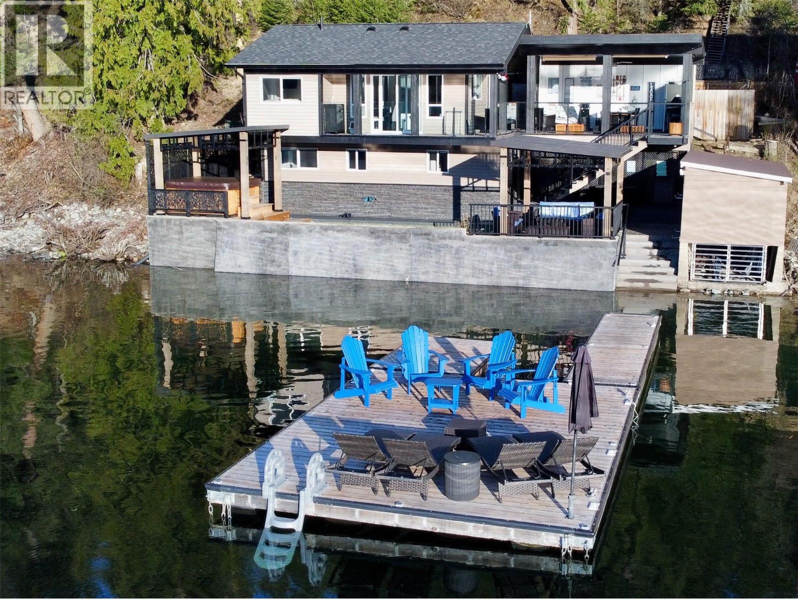 3127 East Lake Drive, Christina Lake, British Columbia  V0H 1E1 - Photo 1 - 10397369