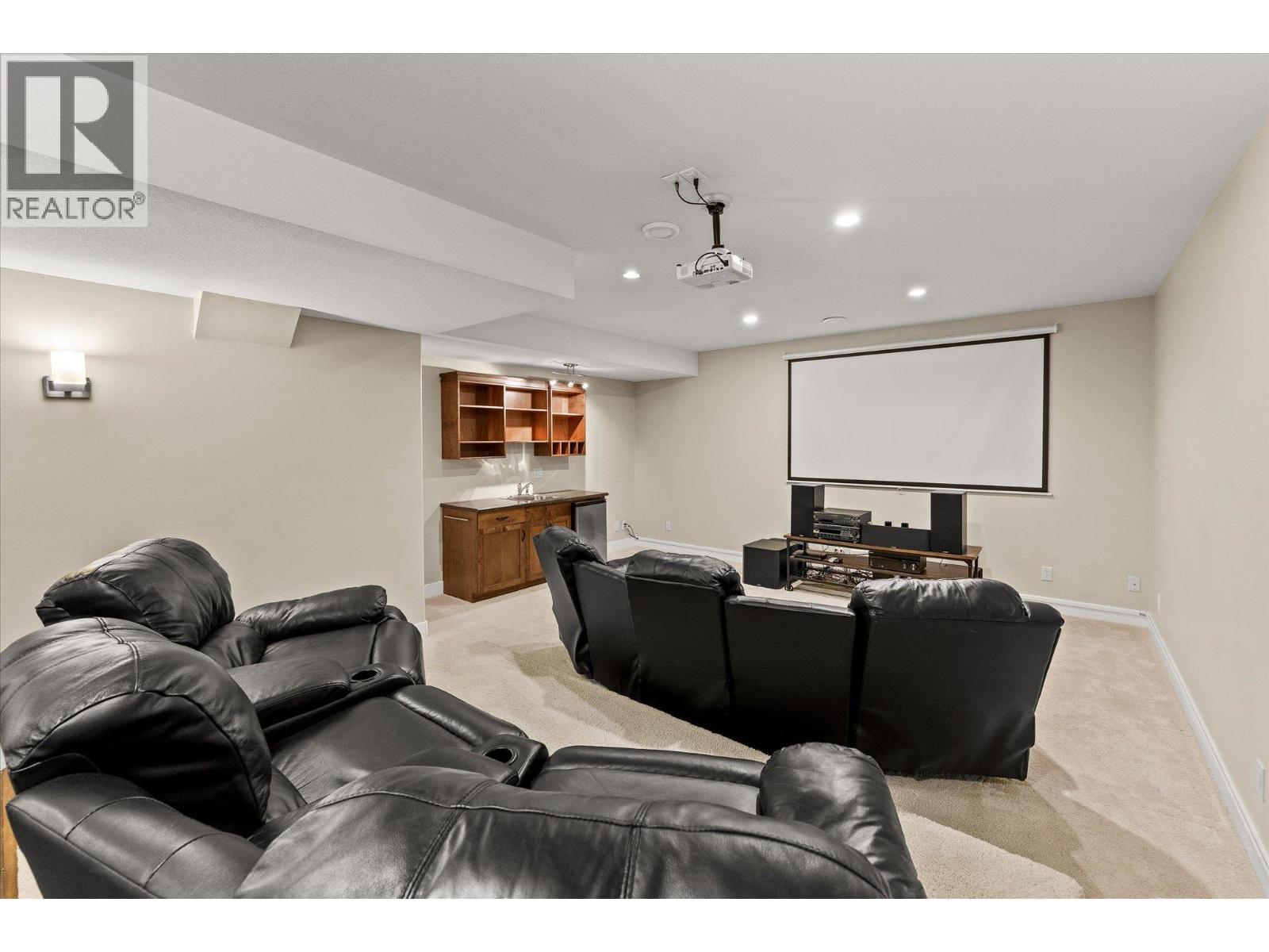 5027 France Court, Kelowna, British Columbia  V1W 4M4 - Photo 38 - 10397426