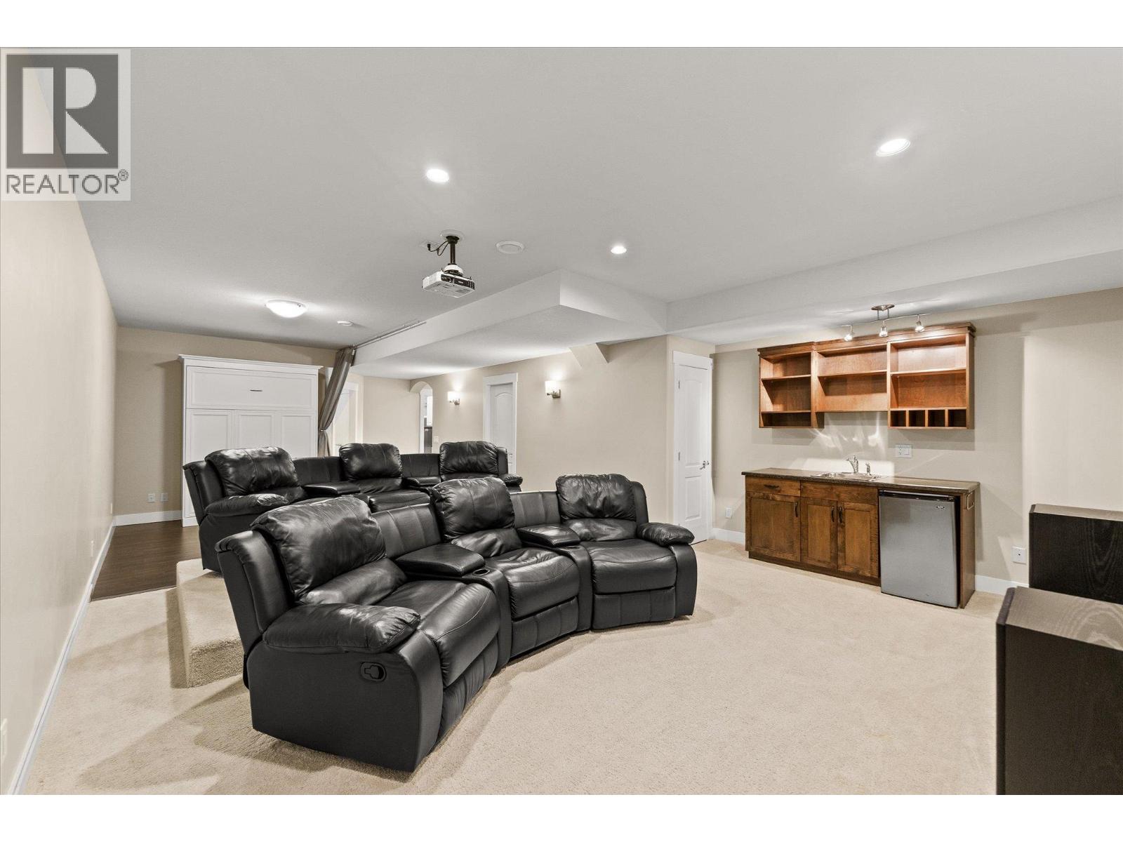 5027 France Court, Kelowna, British Columbia  V1W 4M4 - Photo 39 - 10397426