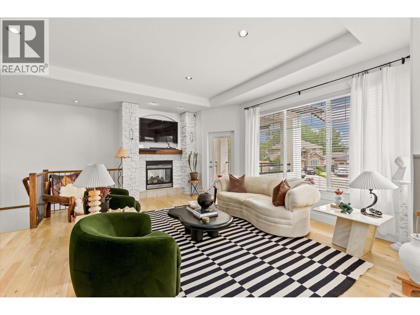 5027 France Court, Kelowna, British Columbia  V1W 4M4 - Photo 8 - 10397426