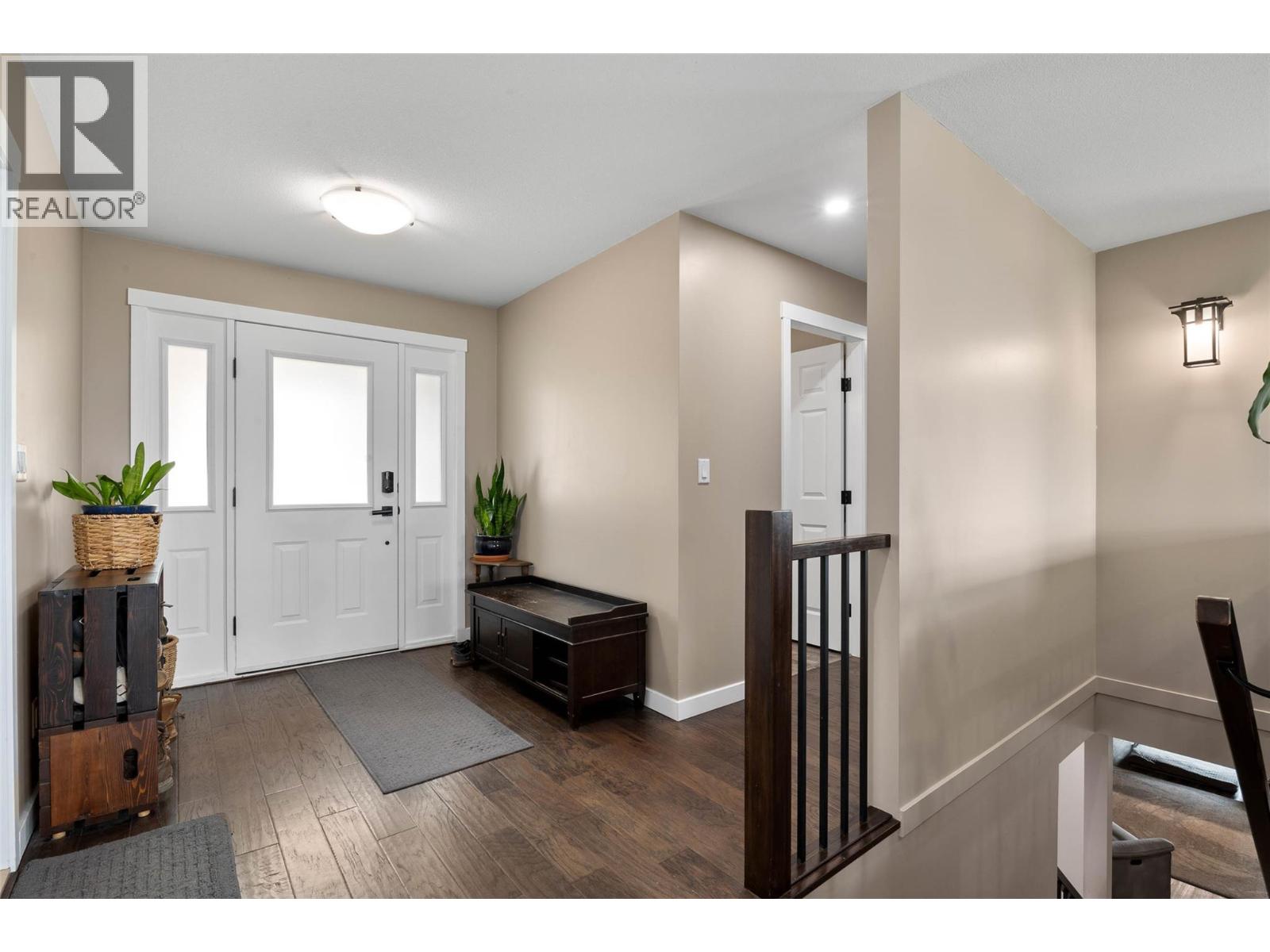 895a Georgeann Road, Kamloops, British Columbia  V2B 6H9 - Photo 4 - 10397392