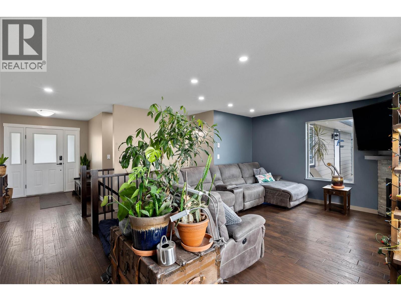 895a Georgeann Road, Kamloops, British Columbia  V2B 6H9 - Photo 6 - 10397392