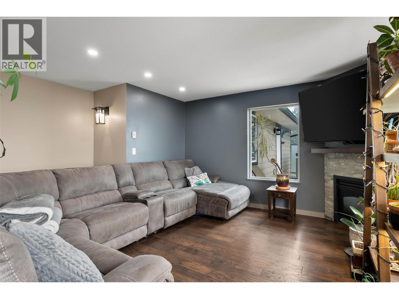 895a Georgeann Road, Kamloops, British Columbia  V2B 6H9 - Photo 7 - 10397392