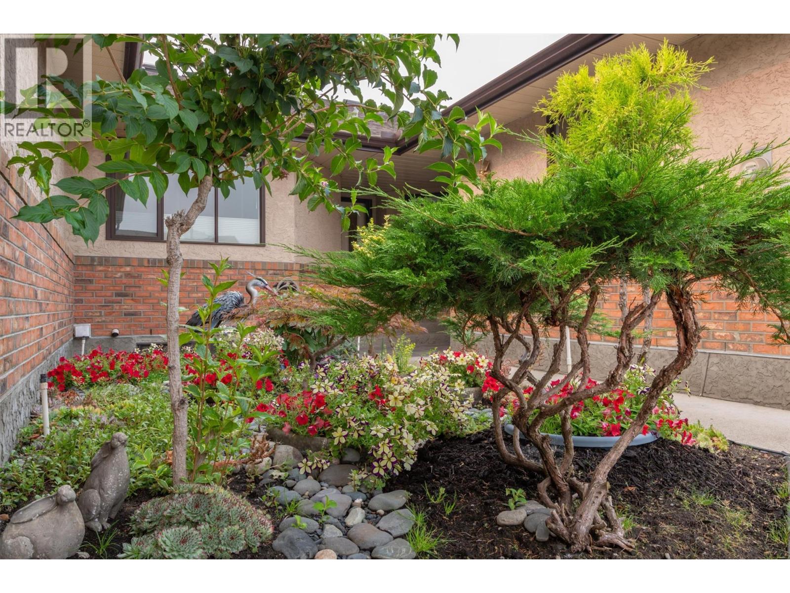 2200 Gordon Drive Unit# 83, Kelowna, British Columbia  V1Y 8T7 - Photo 2 - 10396689