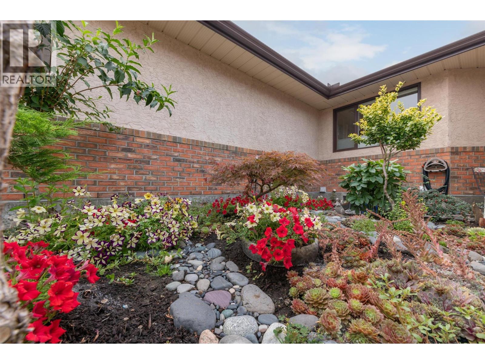 2200 Gordon Drive Unit# 83, Kelowna, British Columbia  V1Y 8T7 - Photo 3 - 10396689