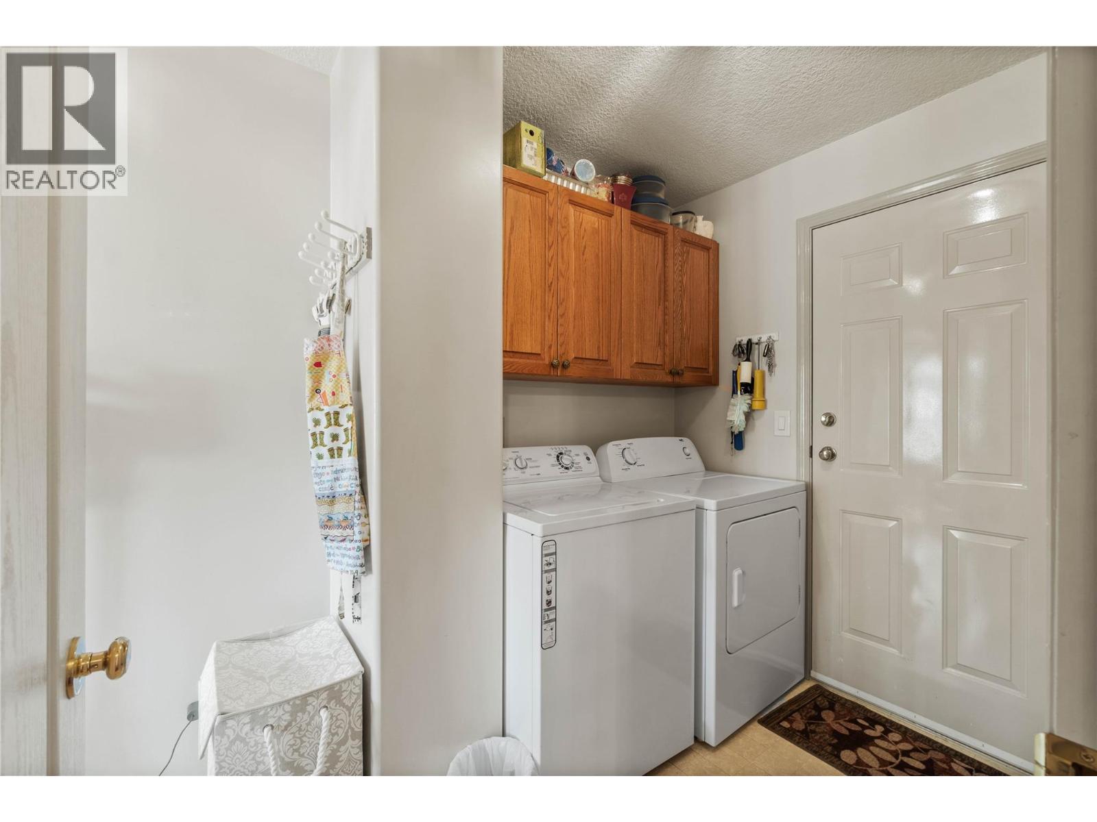 3689 Navatanee Drive, Kamloops, British Columbia  V2H 1S1 - Photo 9 - 10397079