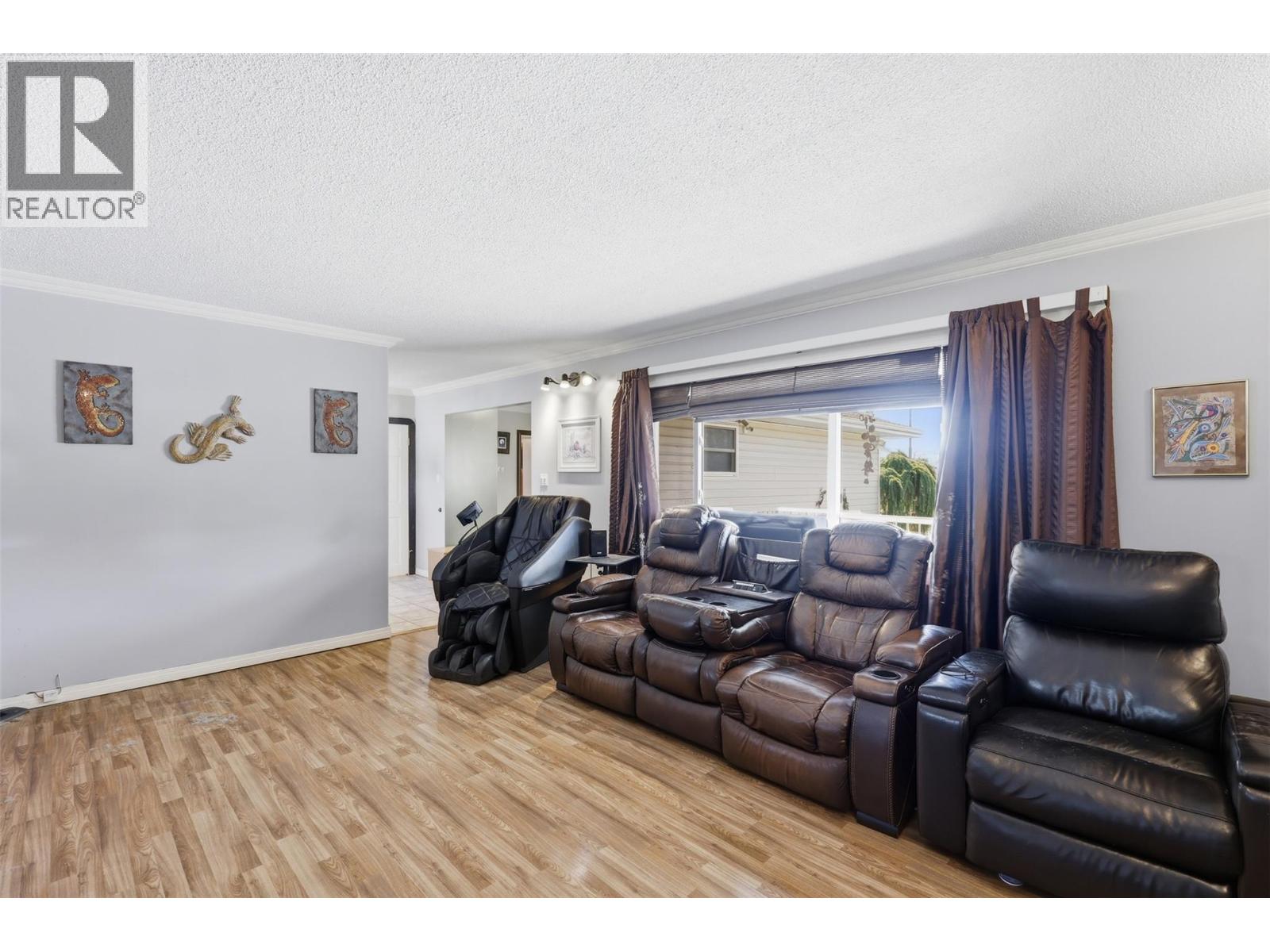 1087 Laroque Street, Kamloops, British Columbia  V2B 5L6 - Photo 12 - 10397554