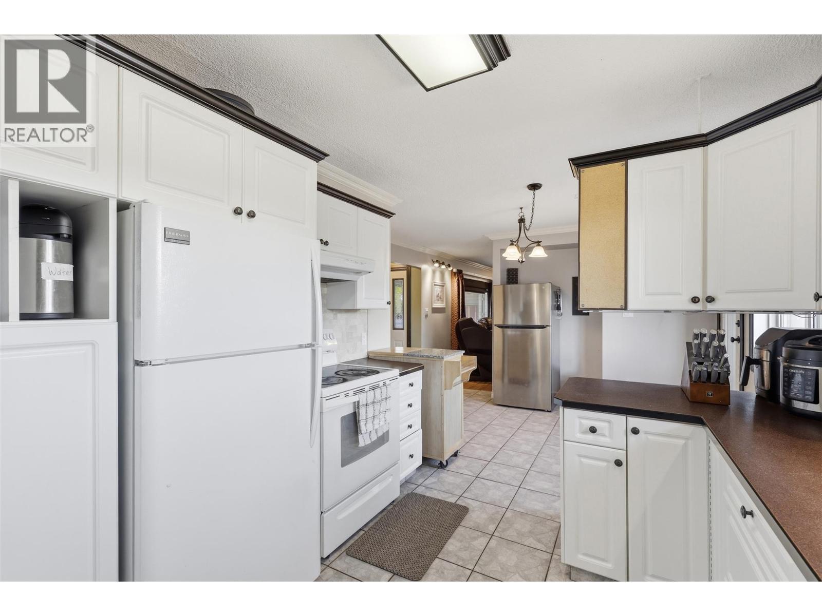 1087 Laroque Street, Kamloops, British Columbia  V2B 5L6 - Photo 16 - 10397554