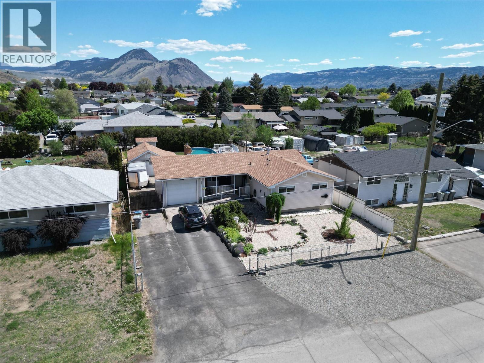 1087 Laroque Street, Kamloops, British Columbia  V2B 5L6 - Photo 2 - 10397554