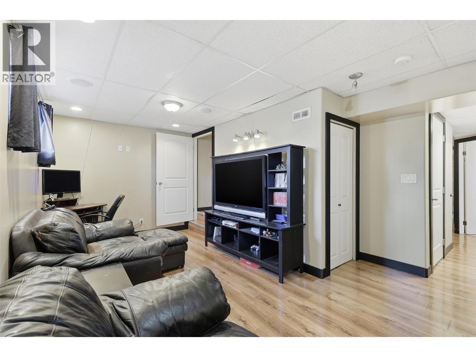 1087 Laroque Street, Kamloops, British Columbia  V2B 5L6 - Photo 26 - 10397554