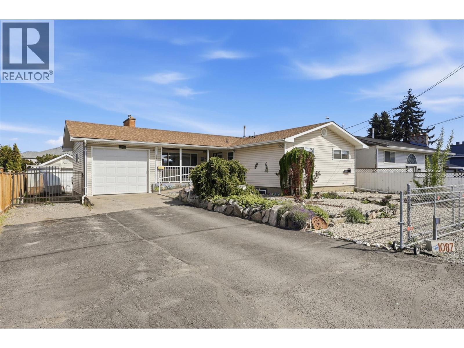 1087 Laroque Street, Kamloops, British Columbia  V2B 5L6 - Photo 3 - 10397554