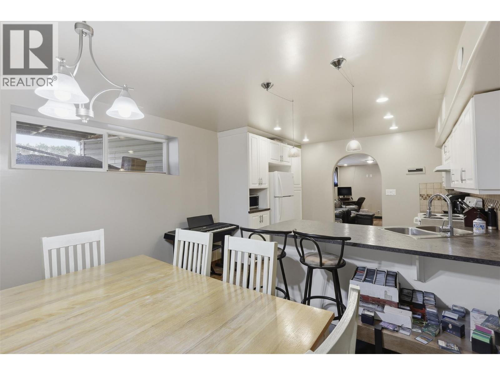 1087 Laroque Street, Kamloops, British Columbia  V2B 5L6 - Photo 30 - 10397554