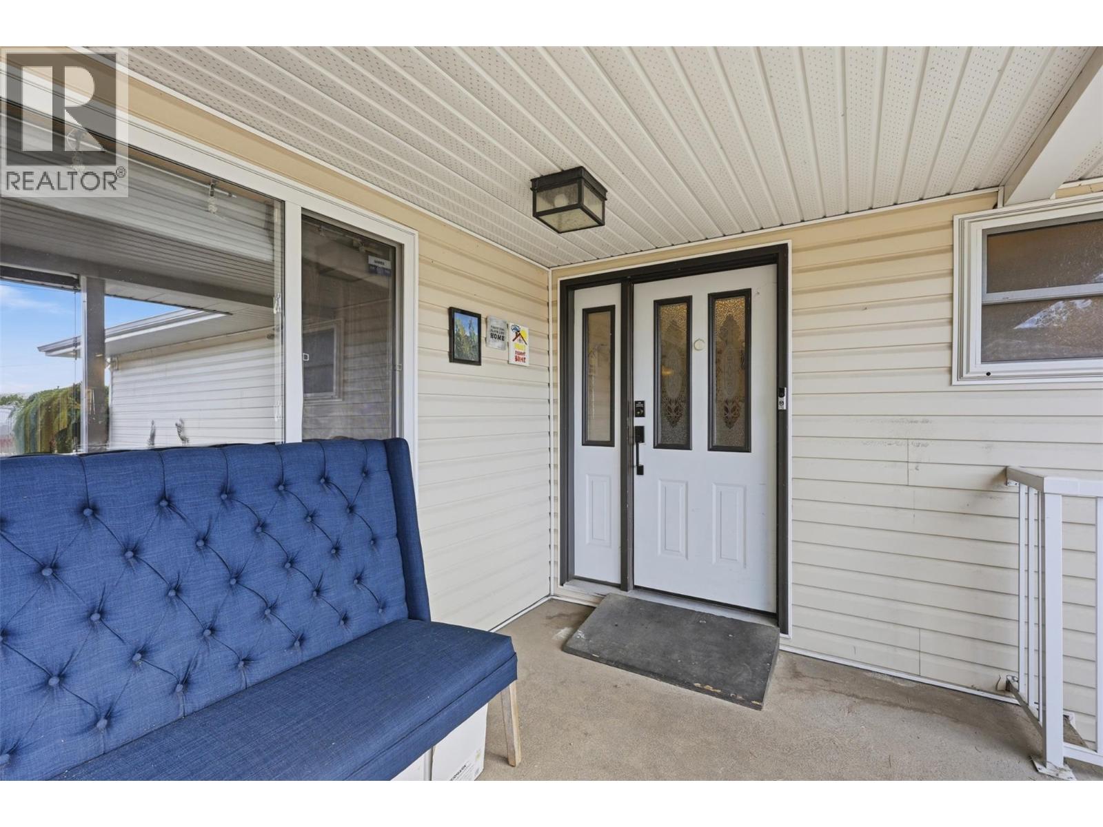 1087 Laroque Street, Kamloops, British Columbia  V2B 5L6 - Photo 8 - 10397554