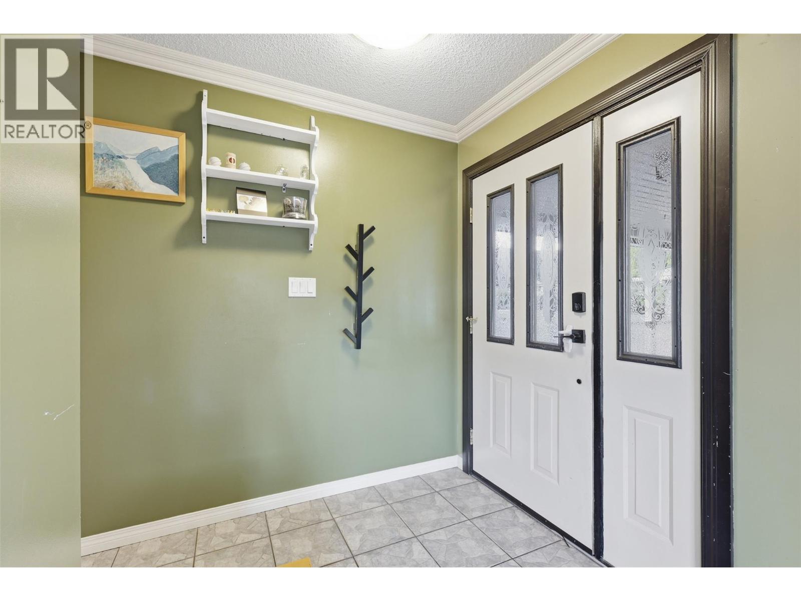1087 Laroque Street, Kamloops, British Columbia  V2B 5L6 - Photo 9 - 10397554