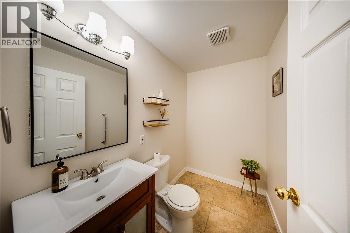 1021 Regan Crescent, Trail, British Columbia  V1R 1C2 - Photo 7 - 10397299
