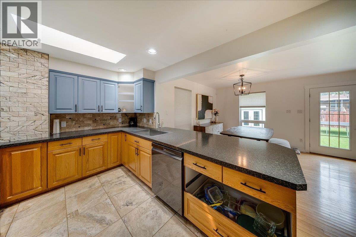 1021 Regan Crescent, Trail, British Columbia  V1R 1C2 - Photo 9 - 10397299