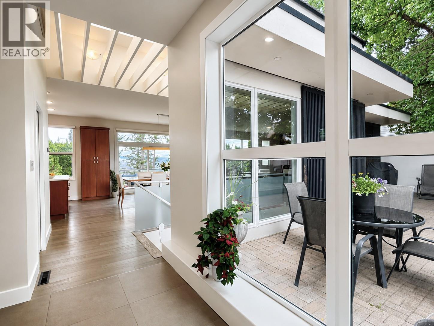 1922 Glen Gary Drive, Kamloops, British Columbia  V2E 1R4 - Photo 4 - 10397461