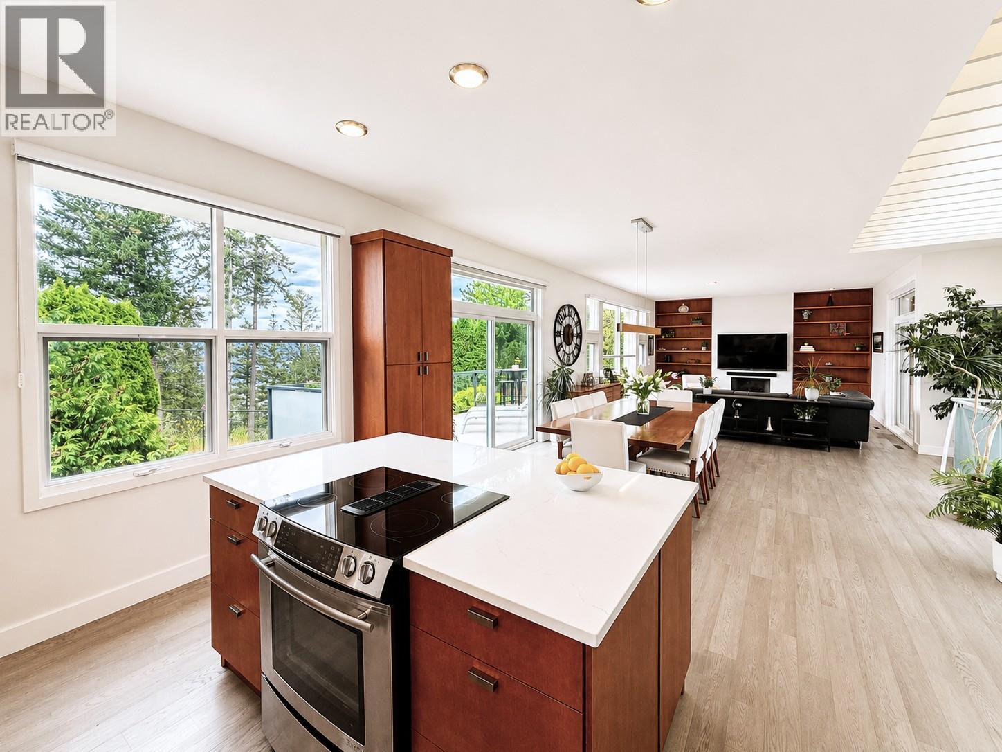 1922 Glen Gary Drive, Kamloops, British Columbia  V2E 1R4 - Photo 8 - 10397461