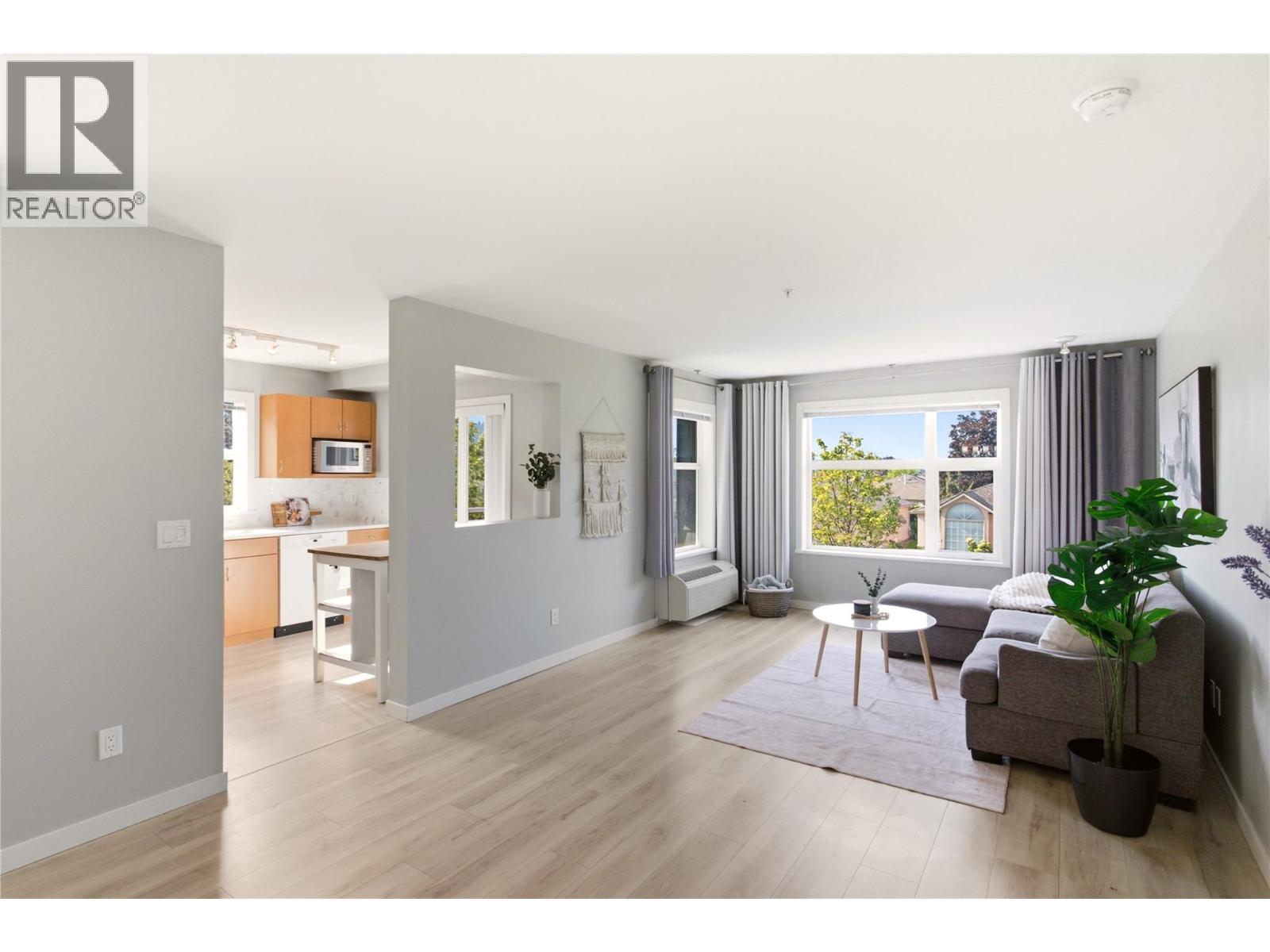 563 Yates Road Unit# 215, Kelowna, British Columbia  V1V 2V3 - Photo 1 - 10397451