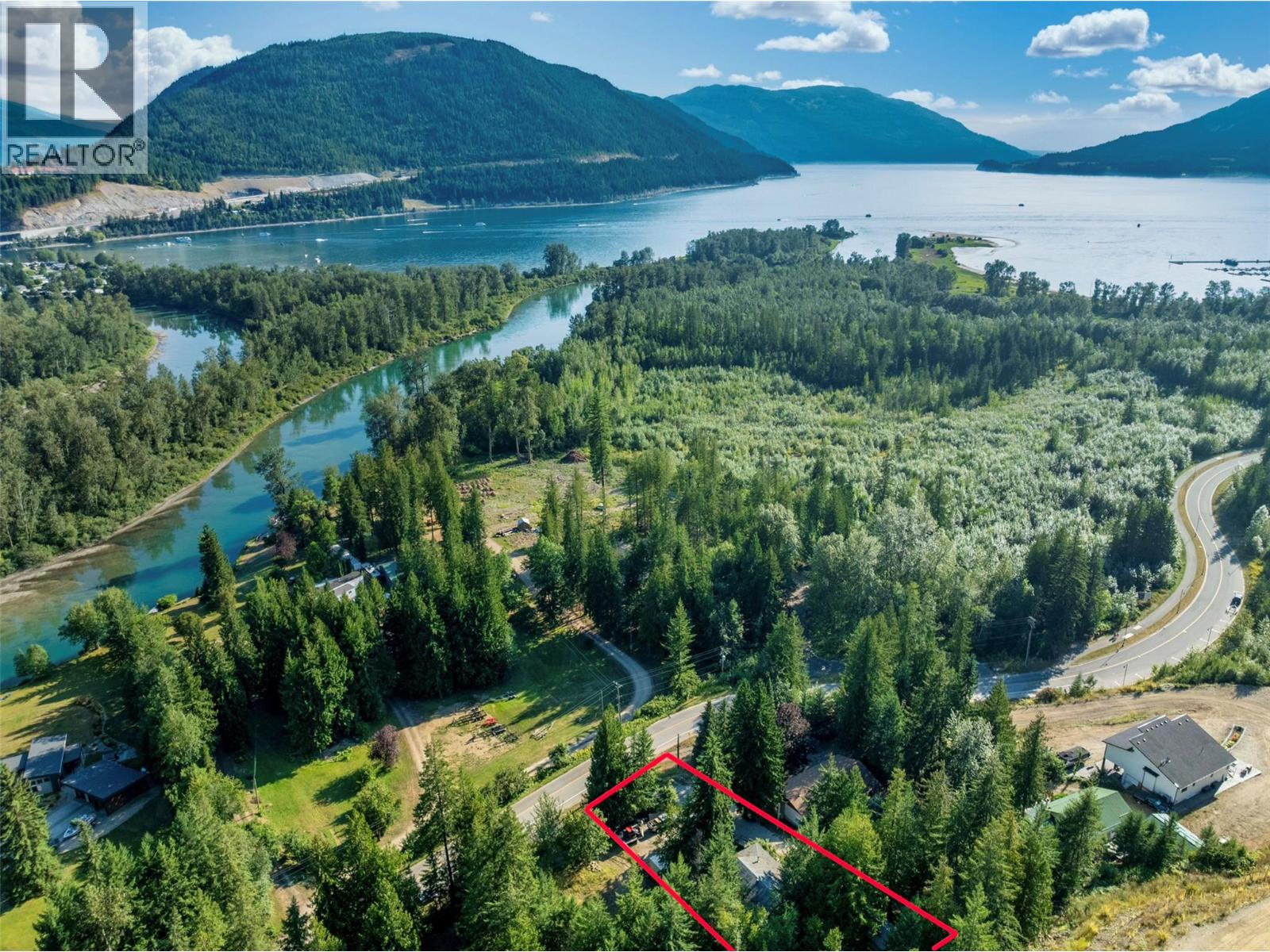 8 Old Town Road, Sicamous, British Columbia  V0E 2V4 - Photo 1 - 10397297