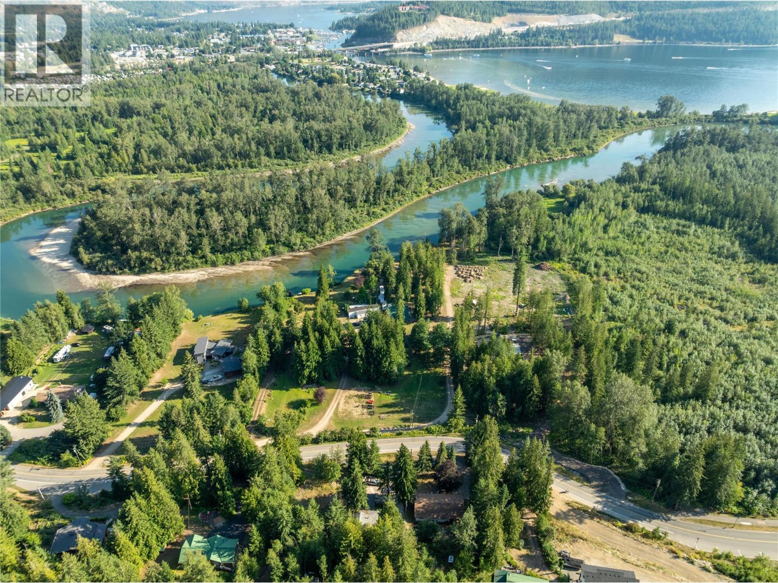 8 Old Town Road, Sicamous, British Columbia  V0E 2V4 - Photo 2 - 10397297