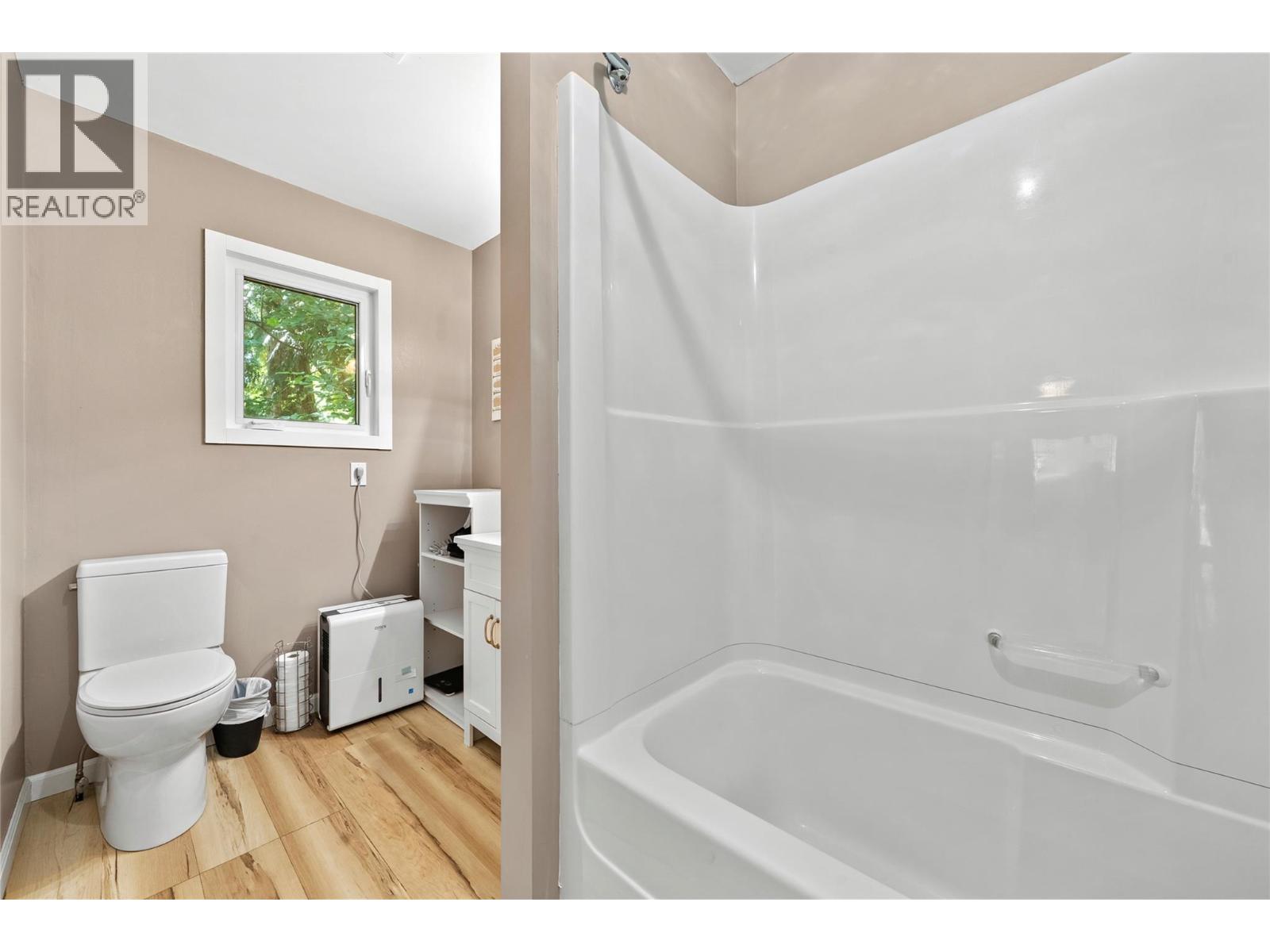 8 Old Town Road, Sicamous, British Columbia  V0E 2V4 - Photo 21 - 10397297