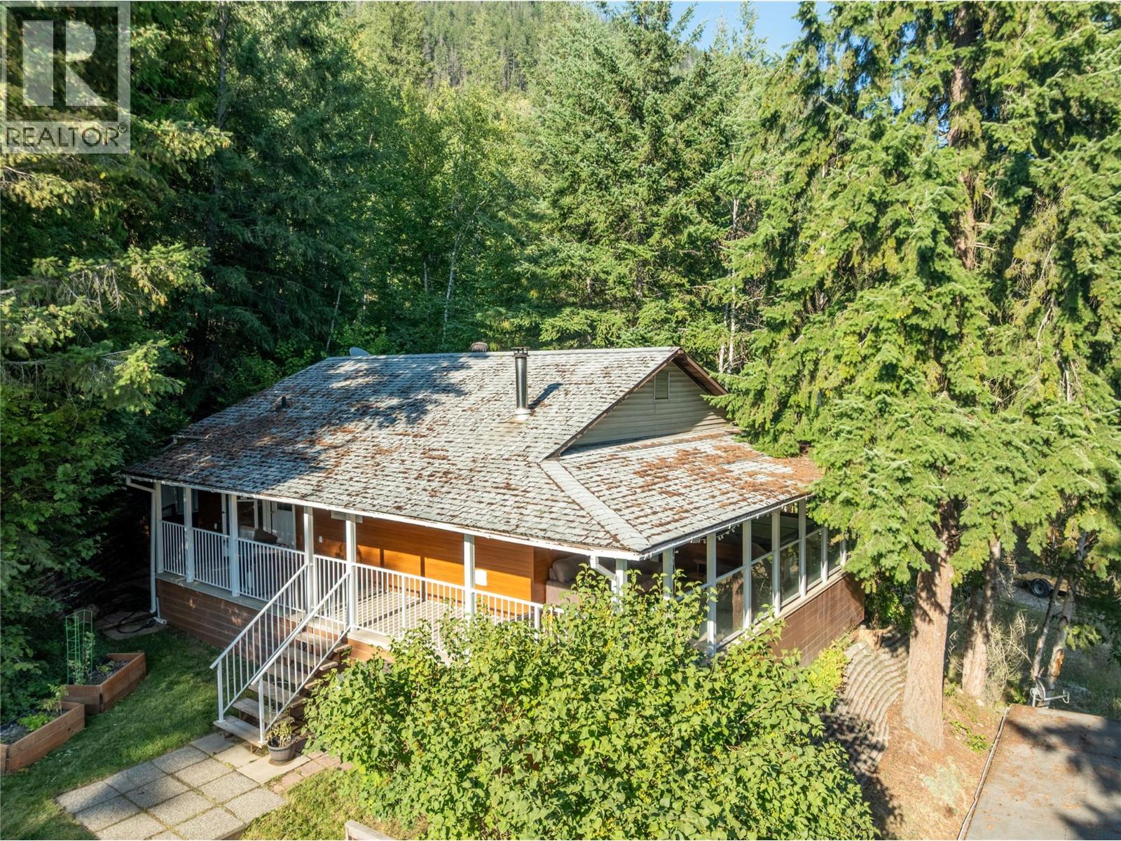 8 Old Town Road, Sicamous, British Columbia  V0E 2V4 - Photo 37 - 10397297