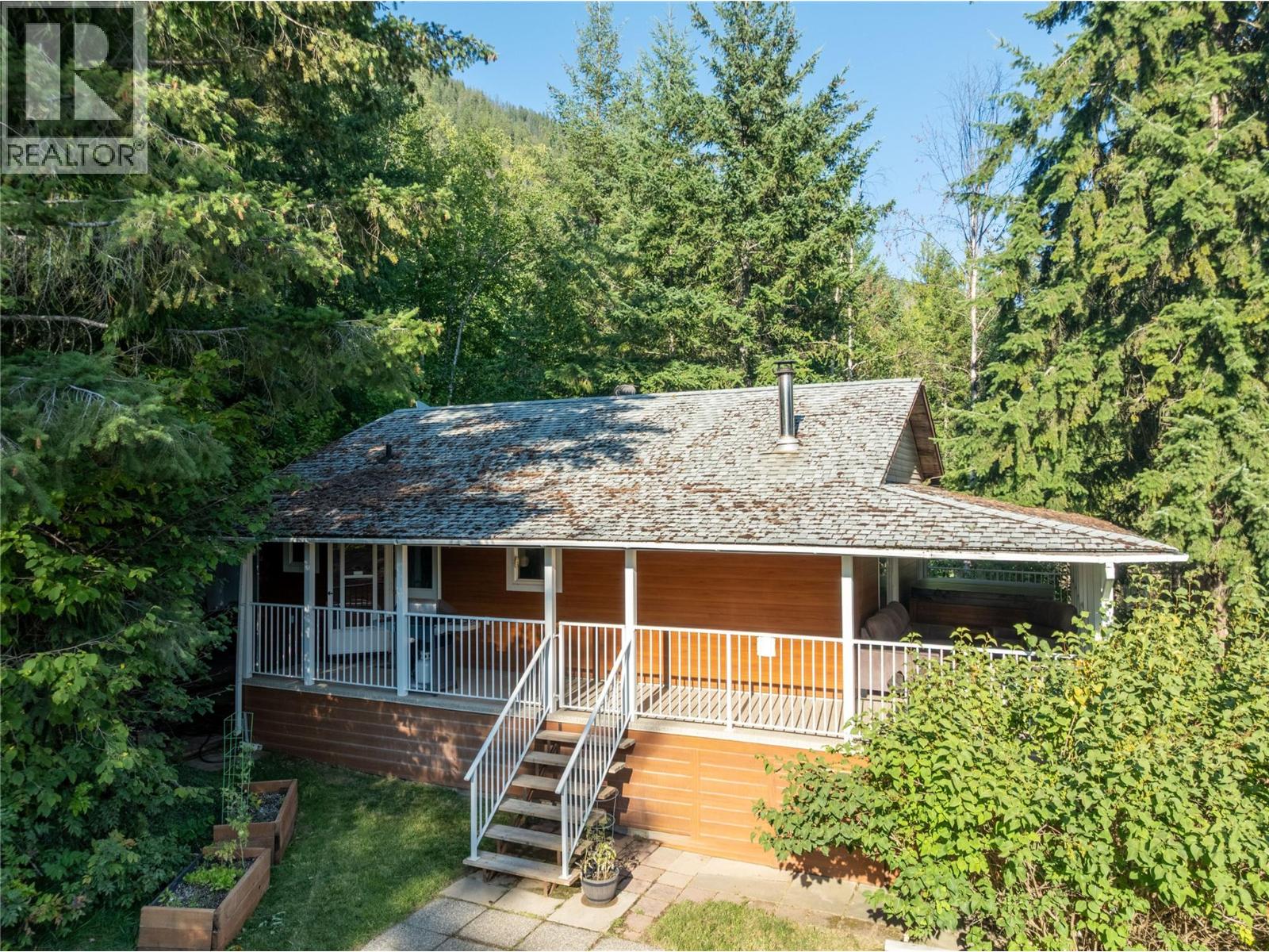 8 Old Town Road, Sicamous, British Columbia  V0E 2V4 - Photo 7 - 10397297