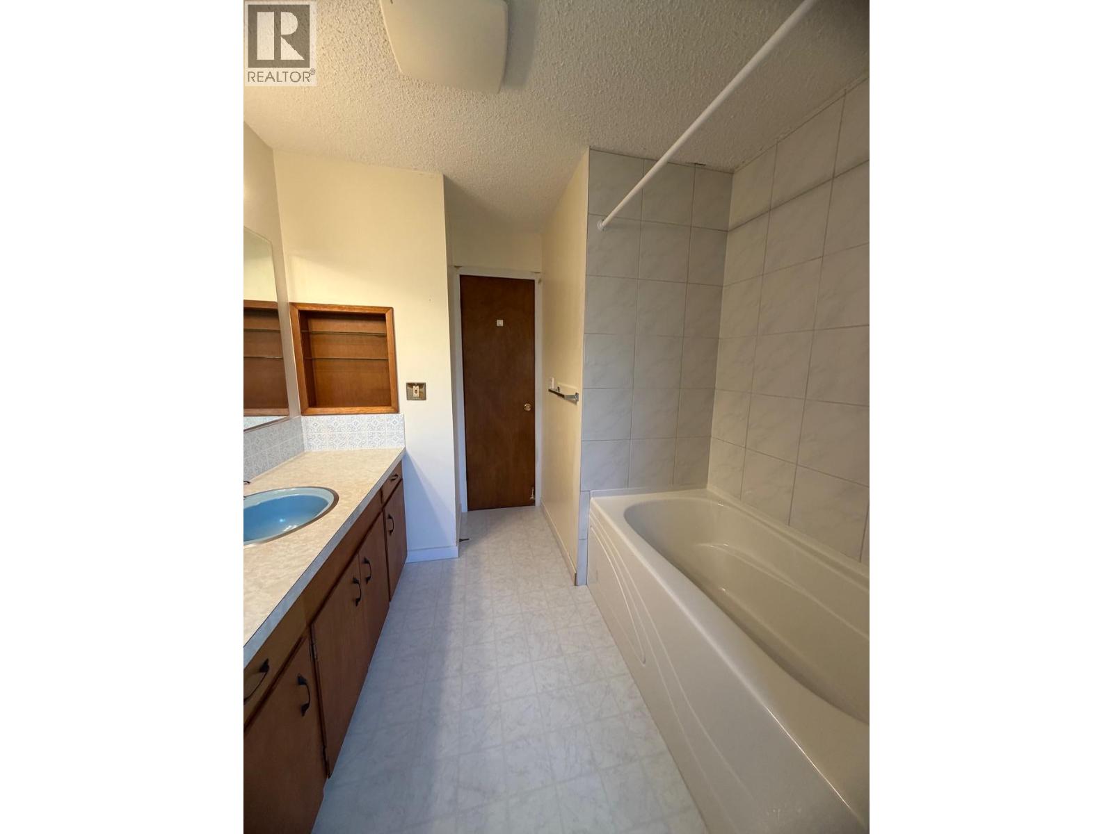 2000 Hollywood Road S, Kelowna, British Columbia  V1X 4P6 - Photo 15 - 10397437