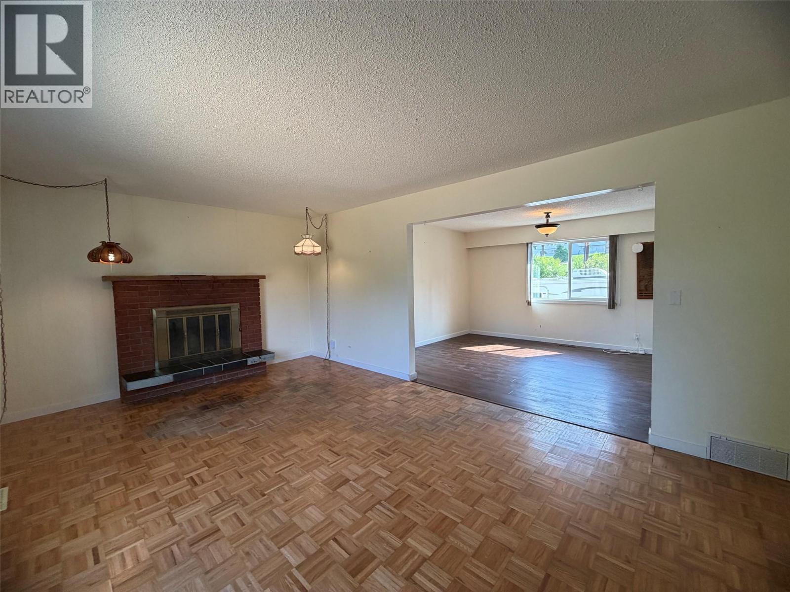2000 Hollywood Road S, Kelowna, British Columbia  V1X 4P6 - Photo 9 - 10397437