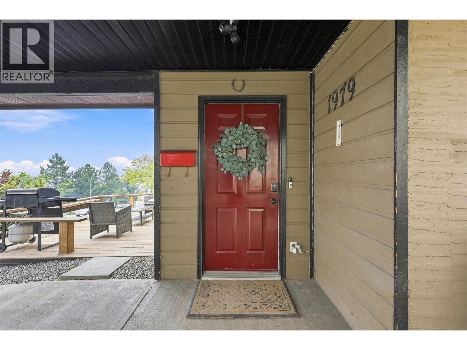 1979 Harrison Way, Kamloops, British Columbia  V1S 1M8 - Photo 4 - 10396463