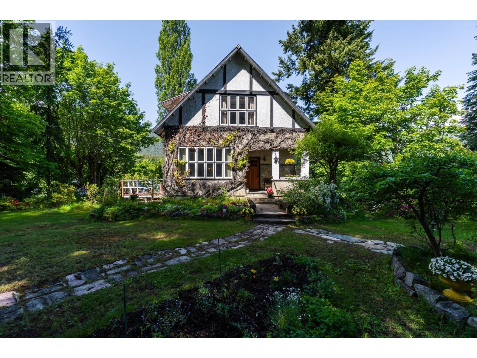 1107 Robertson Avenue, Nelson, British Columbia  V1L 1C2 - Photo 79 - 10397464