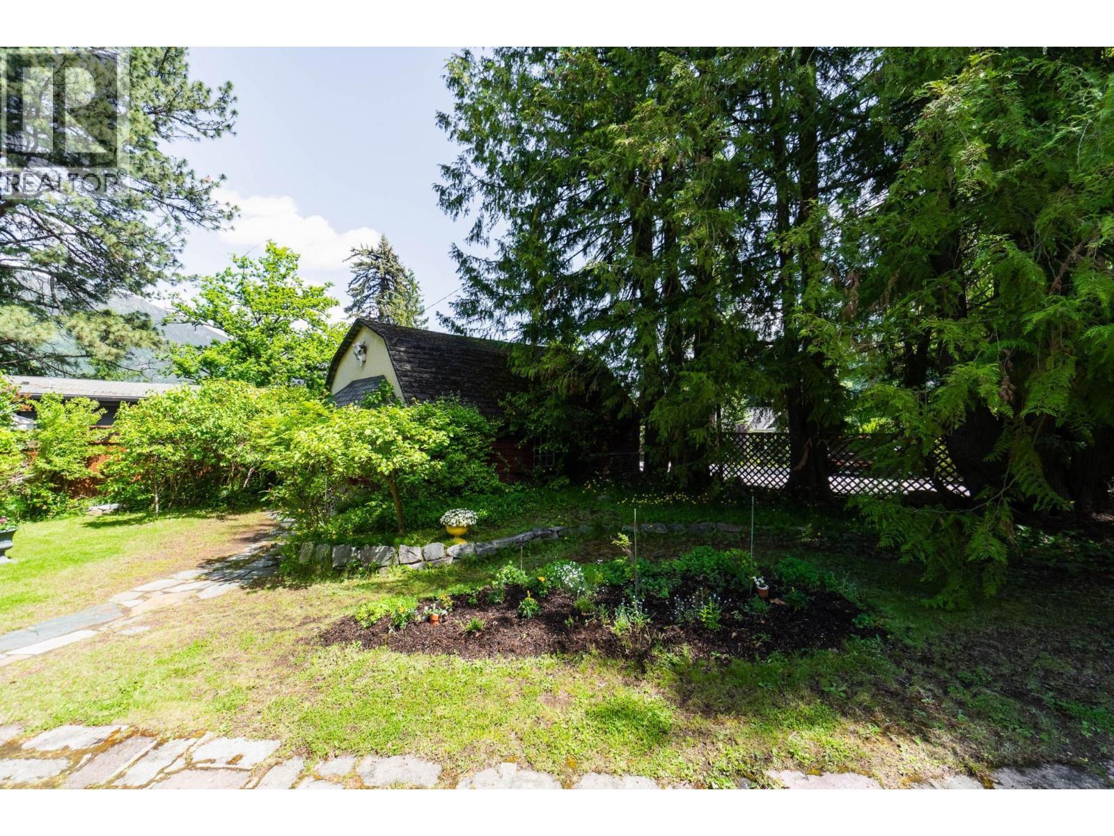 1107 Robertson Avenue, Nelson, British Columbia  V1L 1C2 - Photo 88 - 10397464