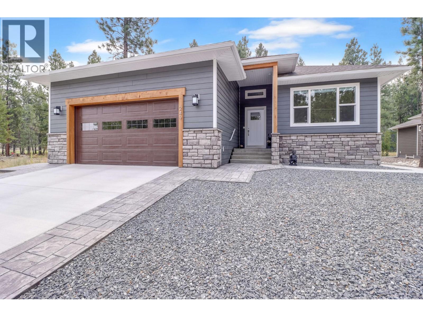249 Shadow Mountain Boulevard, Cranbrook, British Columbia  V1C 0C6 - Photo 1 - 10397233