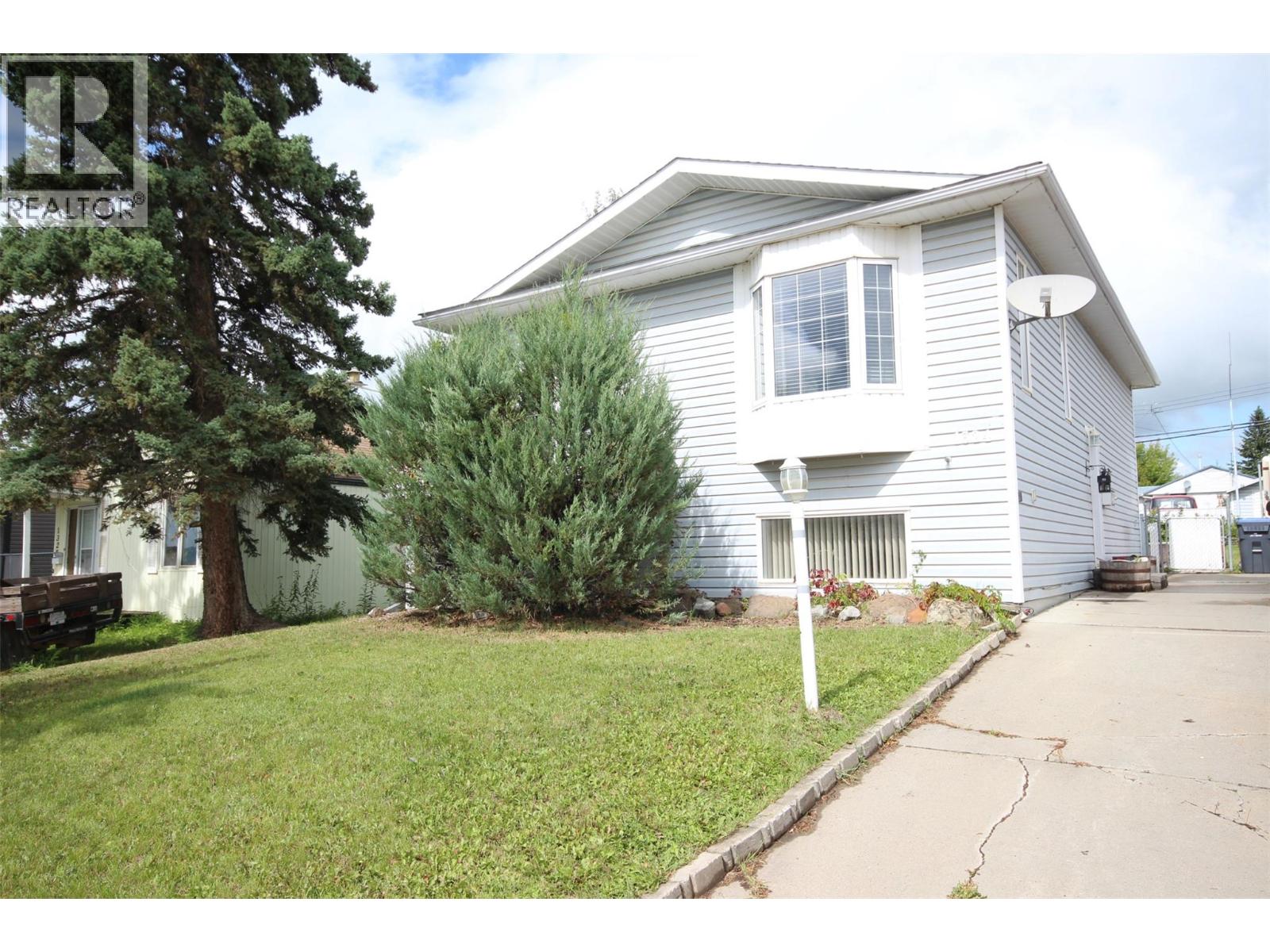 1324 95 Avenue, Dawson Creek, British Columbia  V1G 1J4 - Photo 1 - 10397625