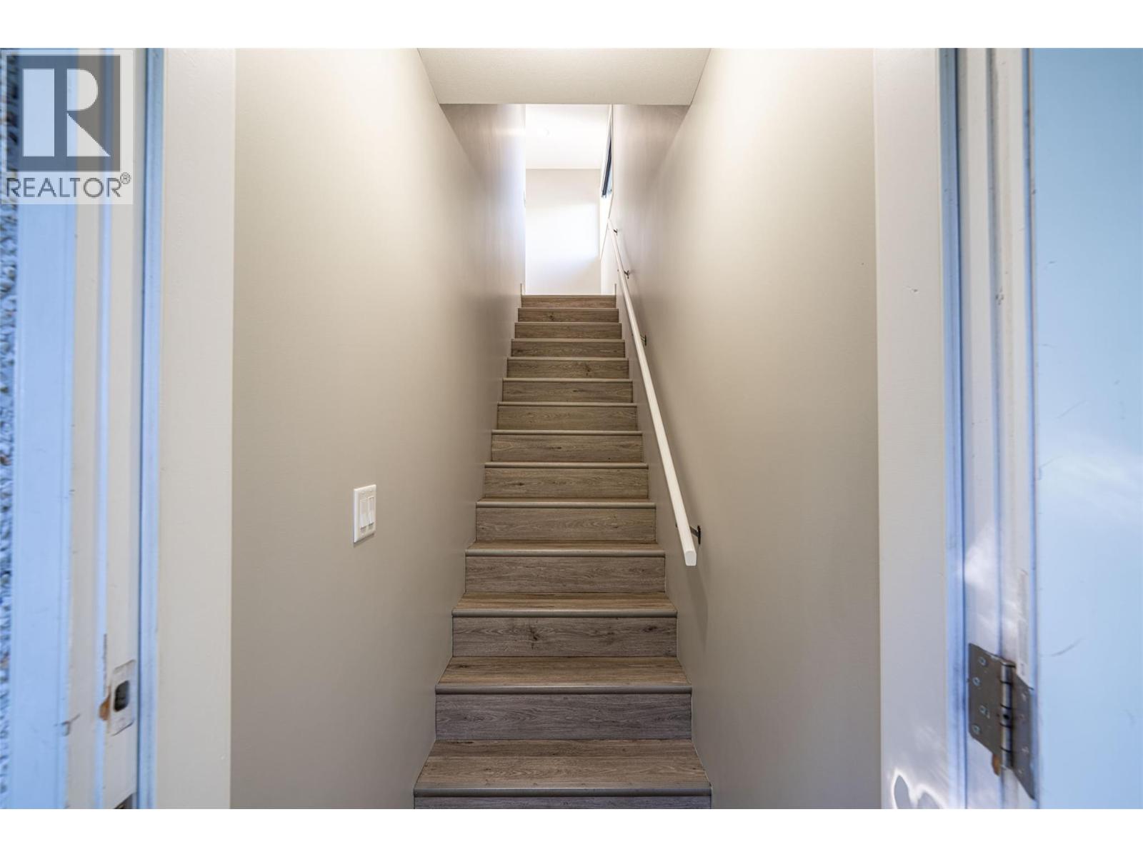 201 Mail Road, Kelowna, British Columbia  V1V 2G6 - Photo 27 - 10397487