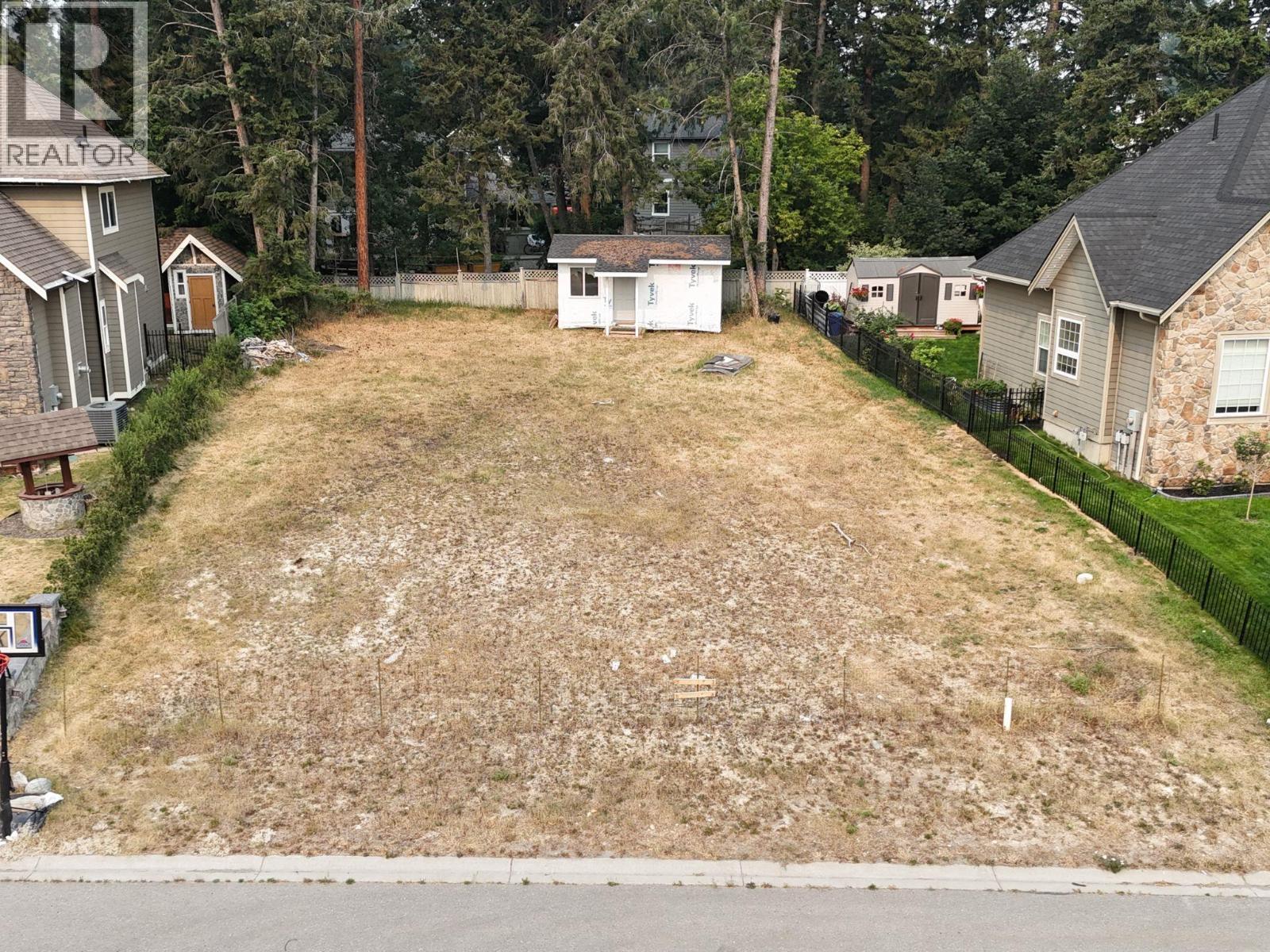 751 34th Avenue S, Cranbrook, British Columbia  V1C 0A7 - Photo 2 - 10397031
