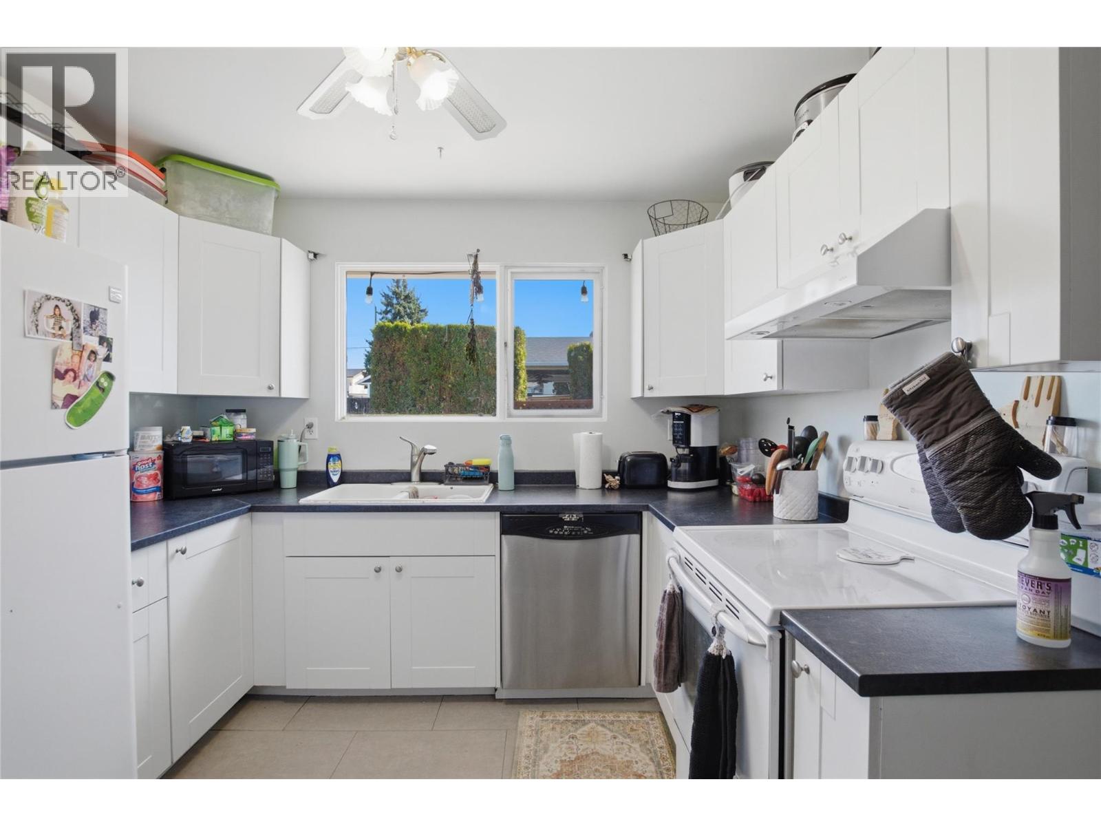1938 Parkcrest Avenue, Kamloops, British Columbia  V2B 4X3 - Photo 5 - 10397614