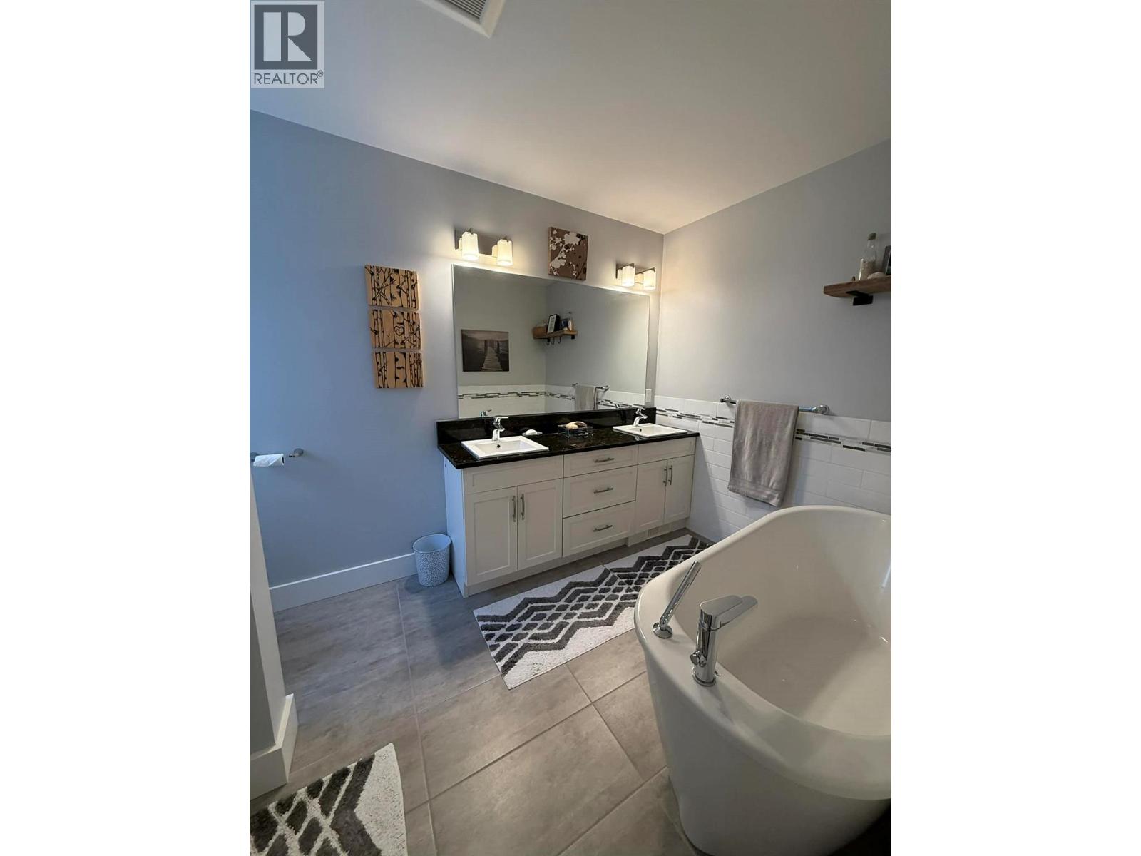 3583 14th Avenue, Castlegar, British Columbia  V1N 4J2 - Photo 37 - 10397566