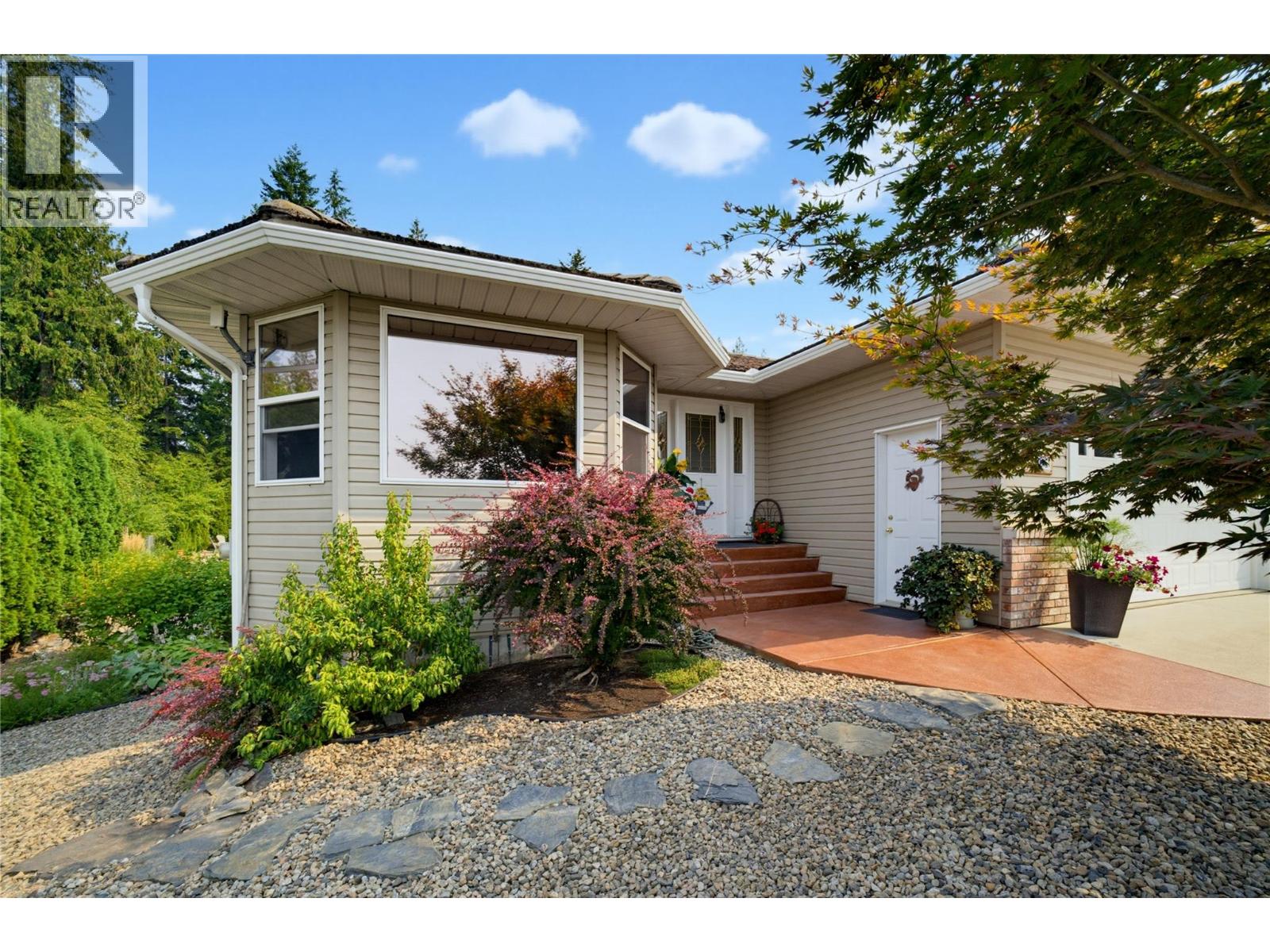 2866 Hilltop Road, Blind Bay, British Columbia  V0E 2W0 - Photo 2 - 10397431
