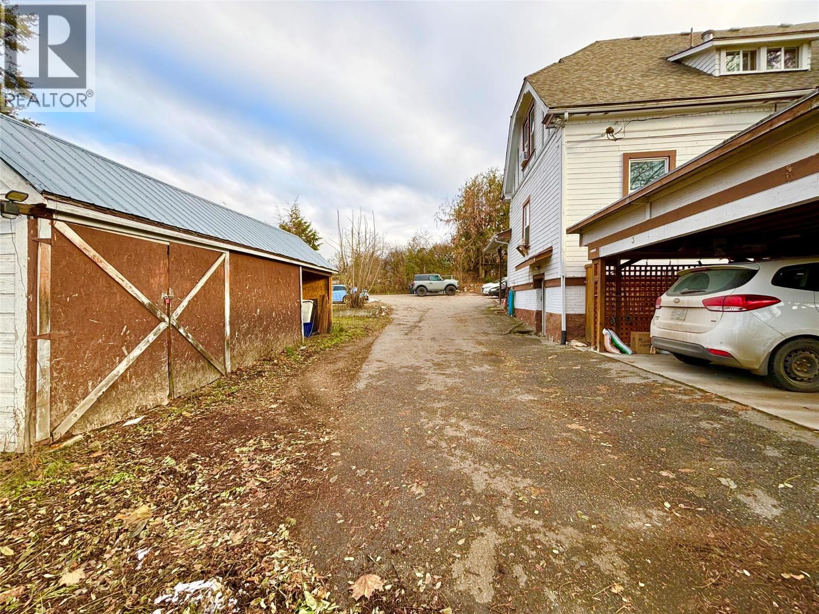 2003 37 Avenue, Vernon, British Columbia  V1T 2W9 - Photo 15 - 10397602