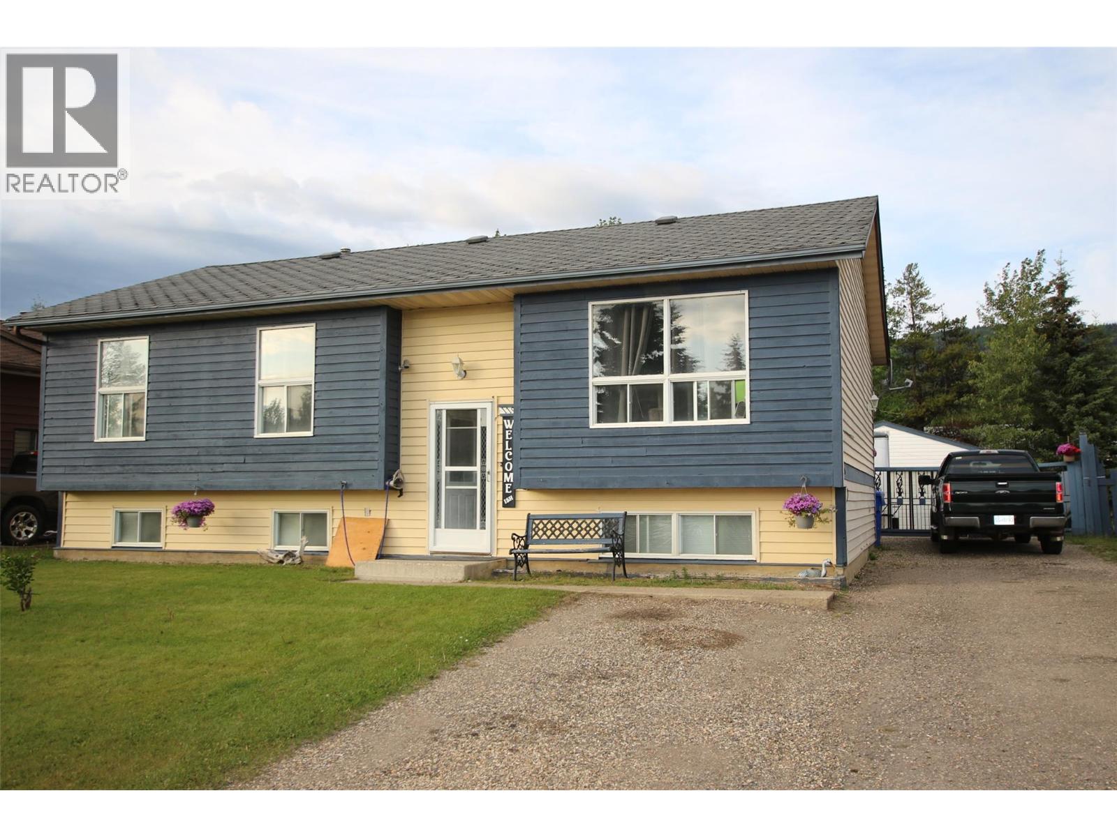119 Spruce Avenue, Tumbler Ridge, British Columbia  V0C 2W0 - Photo 1 - 10397669