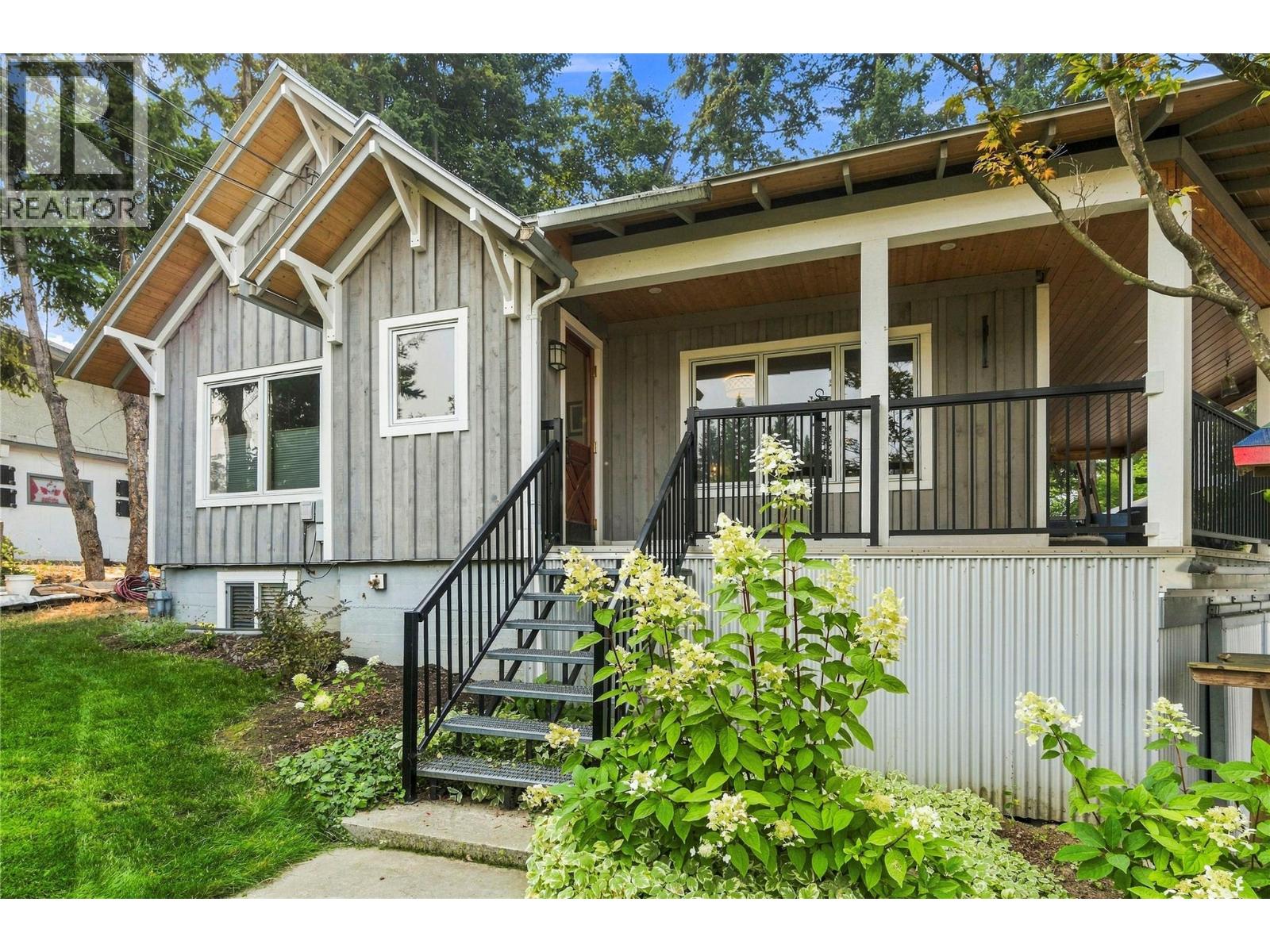 1710 11 Avenue Ne, Salmon Arm, British Columbia  V1E 2T4 - Photo 1 - 10397427