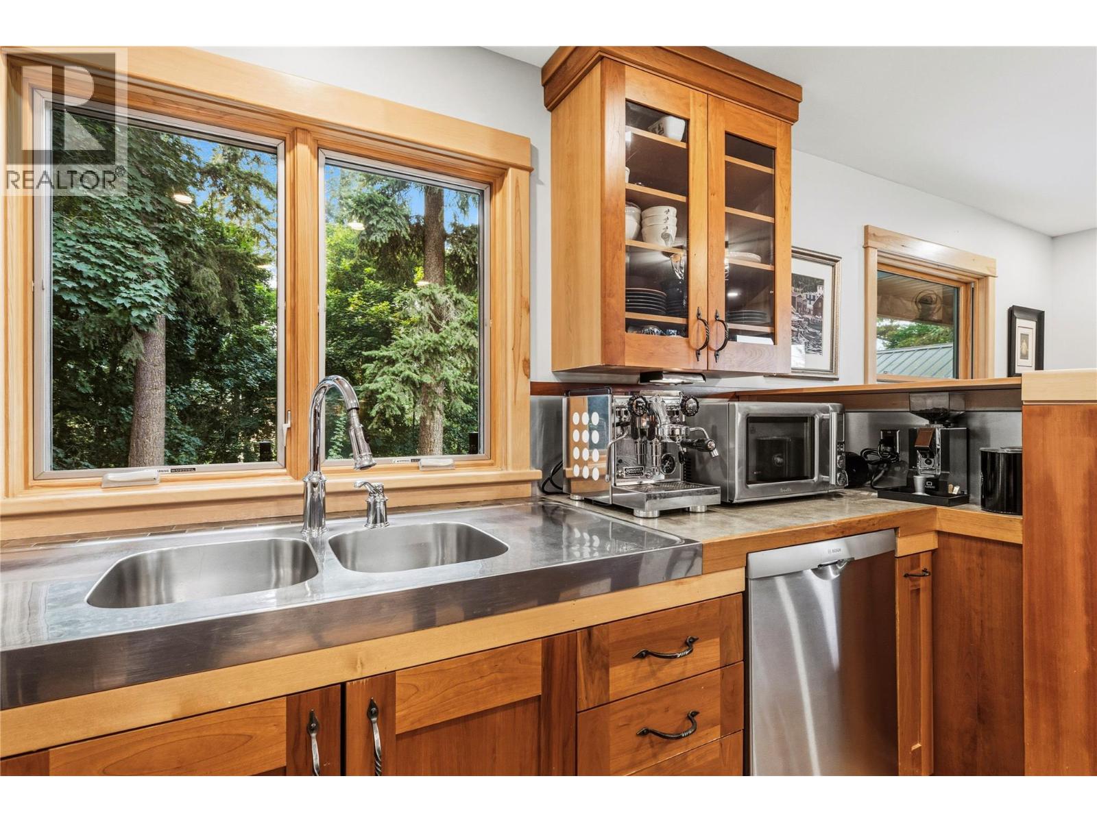1710 11 Avenue Ne, Salmon Arm, British Columbia  V1E 2T4 - Photo 27 - 10397427