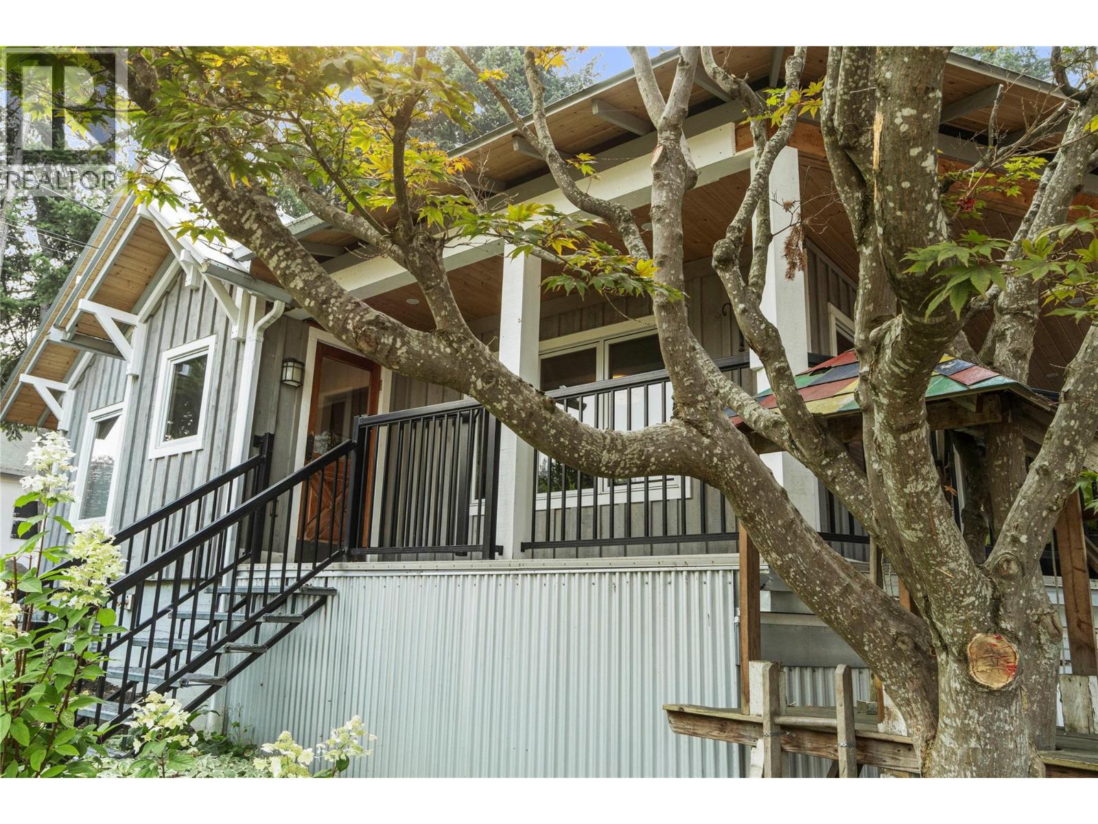 1710 11 Avenue Ne, Salmon Arm, British Columbia  V1E 2T4 - Photo 4 - 10397427