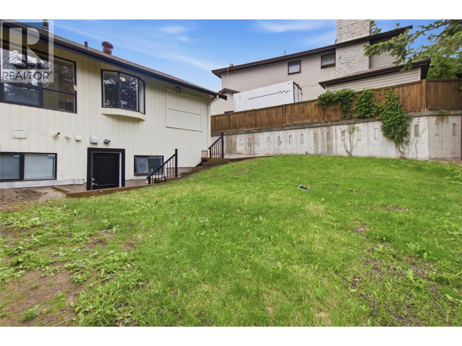 2012 Sifton Avenue, Kamloops, British Columbia  V1S 1A9 - Photo 8 - 10397375