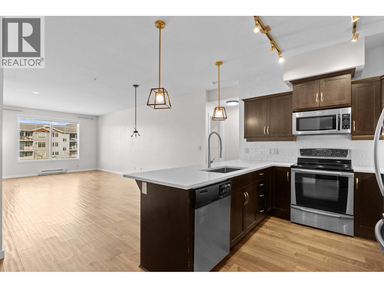 3735 Casorso Road Unit# 302, Kelowna, British Columbia  V1W 5G1 - Photo 4 - 10397560